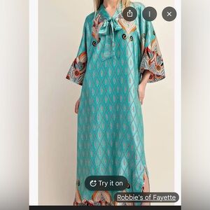 Women’s GiGiO Maxi Dress with neck ties size Large new with tags